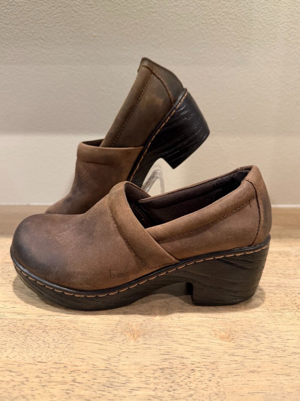 b.o.c. Born Concept Brown Leather Clogs Mules Size 6